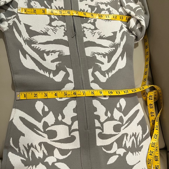 LINE KNITWEAR INT. Bodycon Bandage Long Sleeve Dress in Grey. - Picture 5 of 8